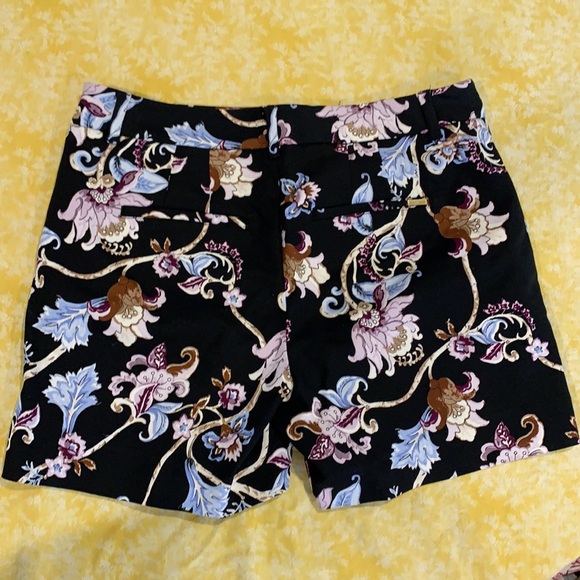 Printed tailored shorts - Picture 4 of 4